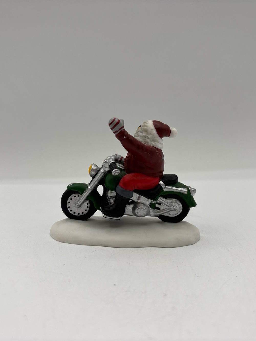 Department 56 1999 Vintage HVC North Pole Series A Happy Harley Day 56.56706 EUC